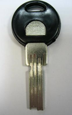Заготовка для ключей 00619 КС 901-3D 3 паза (kc901 левый) вертикальная