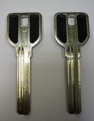 Заготовка для ключей 00525 MCM6D_X_MCM2_x_MCM ручка с пластиковыми вставками (new MSM 3 паза 38мм) верикальные