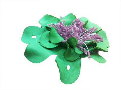Декоративный цветок из кожи зелёный с сиреневой сердцевиной